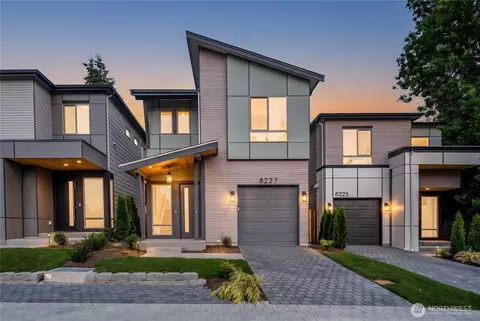 8227 NE 128th St, Kirkland, WA 98034