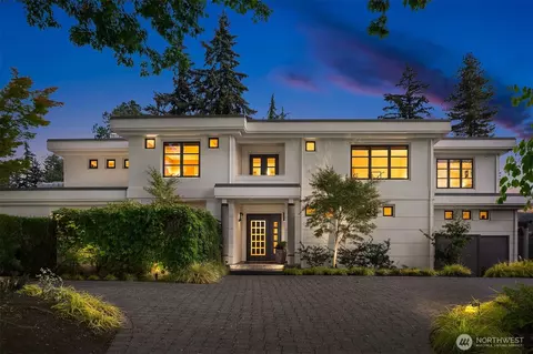8457 NE 7th St, Medina, WA 98039