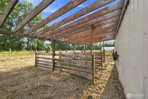 Exterior - 44111 228th Ave SE, Enumclaw, WA 98022 photo 9 of 11