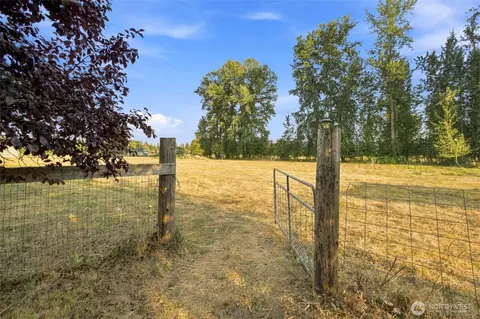 Exterior - 44111 228th Ave SE, Enumclaw, WA 98022 photo 3 of 11