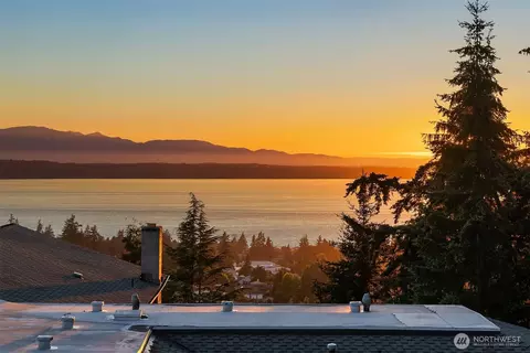 View/Area - 310 Skyline Dr, Edmonds, WA 98020 photo 1 of 3