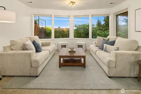 Living - 310 Skyline Dr, Edmonds, WA 98020 photo 3 of 4