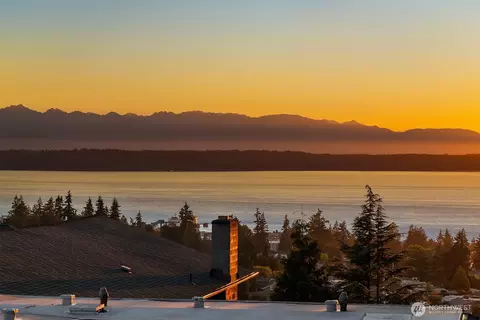 View/Area - 310 Skyline Dr, Edmonds, WA 98020 photo 2 of 3