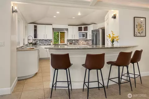 Kitchen - 310 Skyline Dr, Edmonds, WA 98020 photo 2 of 5