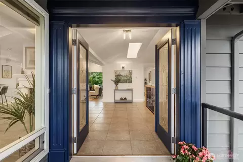 Entry Way - 310 Skyline Dr, Edmonds, WA 98020 photo 1 of 3