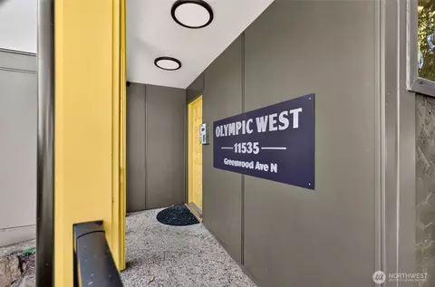 11535 Greenwood Ave N #301, Seattle, WA 98133