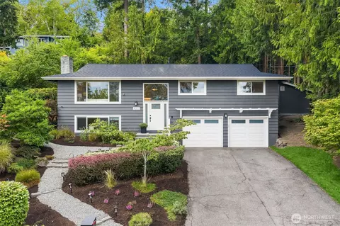 4057 96th Ave SE, Mercer Island, WA 98040