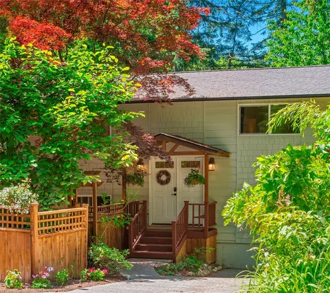 8760 SW 190th St, Vashon, WA 98070