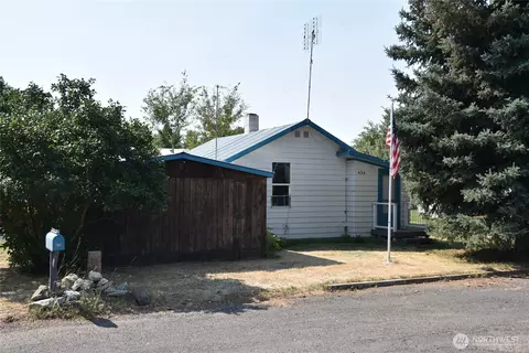 434 NE North Ave, Wilbur, WA 99185