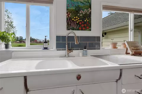Kitchen - 39614 264th Ave SE, Enumclaw, WA 98022 photo 6 of 6