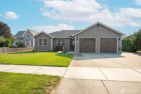 8510 Benson Rd, Lynden, WA 98264