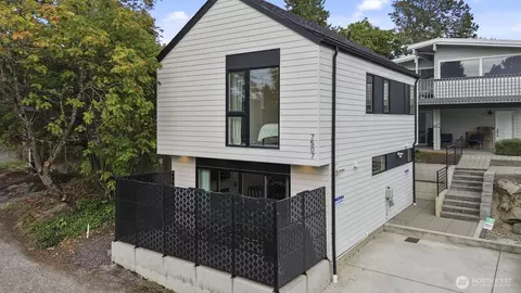 7507 Latona Ave NE, Seattle, WA 98115