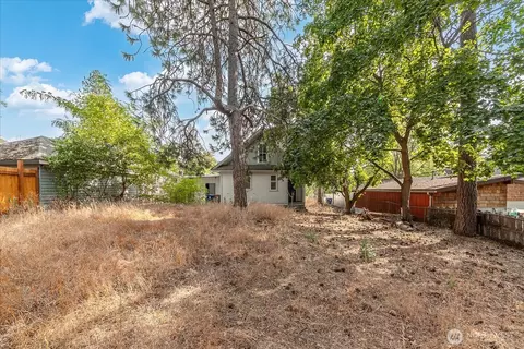 Exterior - 325 E 20th Ave, Spokane, WA 99203 photo 16 of 18