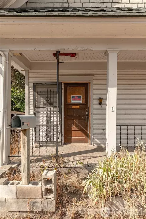 Exterior - 325 E 20th Ave, Spokane, WA 99203 photo 7 of 18