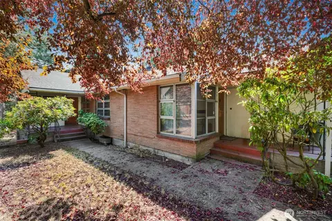 4815 S Holly St, Seattle, WA 98118