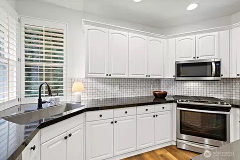 Kitchen - 1828 163rd Pl SE, Mill Creek, WA 98012 photo 4 of 4