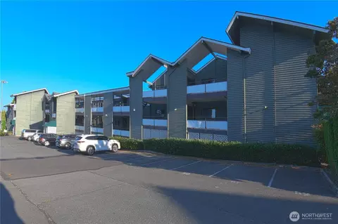7924 212th St SW #313, Edmonds, WA 98026