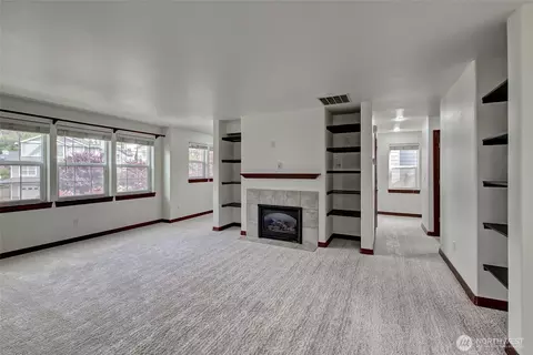 Living - 405 46th St SE, Everett, WA 98203 photo 1 of 4
