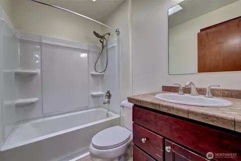 Bath - 405 46th St SE, Everett, WA 98203 photo 3 of 3