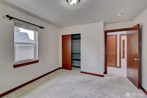 Bedroom - 405 46th St SE, Everett, WA 98203 photo 4 of 5