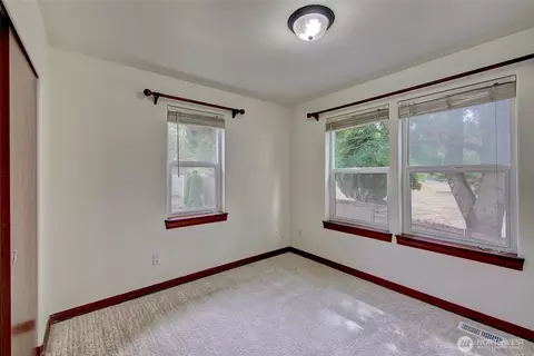 Bedroom - 405 46th St SE, Everett, WA 98203 photo 3 of 5