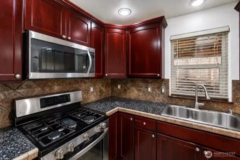 Kitchen - 405 46th St SE, Everett, WA 98203 photo 1 of 3