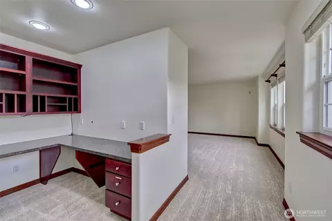 Living - 405 46th St SE, Everett, WA 98203 photo 4 of 4
