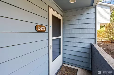 2630 S 226th St #C103, Des Moines, WA 98198