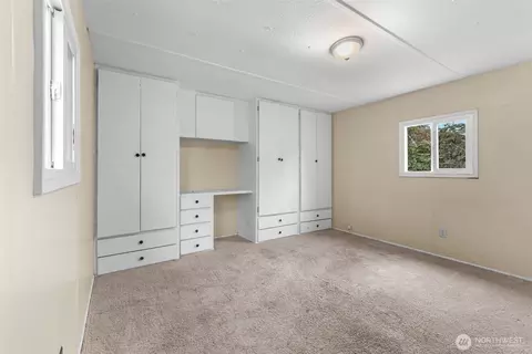 Bedroom - 42703 Auburn Enumclaw Rd SE, Enumclaw, WA 98022 photo 4 of 6