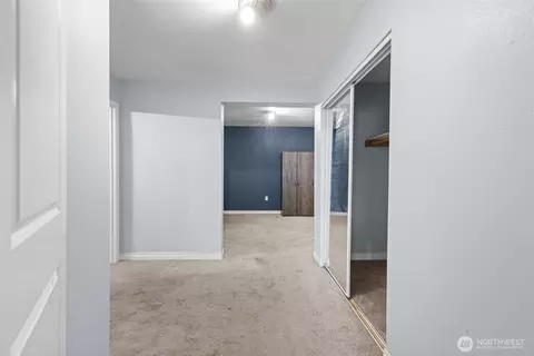 Entry Way - 42703 Auburn Enumclaw Rd SE, Enumclaw, WA 98022 photo 1 of 1