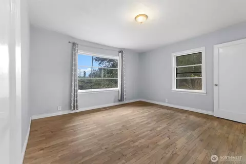 Bedroom - 42703 Auburn Enumclaw Rd SE, Enumclaw, WA 98022 photo 6 of 6