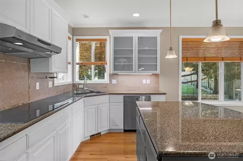 Kitchen - 21321 37th Ave SE, Bothell, WA 98021 photo 1 of 2