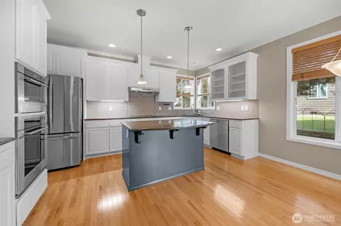 Kitchen - 21321 37th Ave SE, Bothell, WA 98021 photo 2 of 2