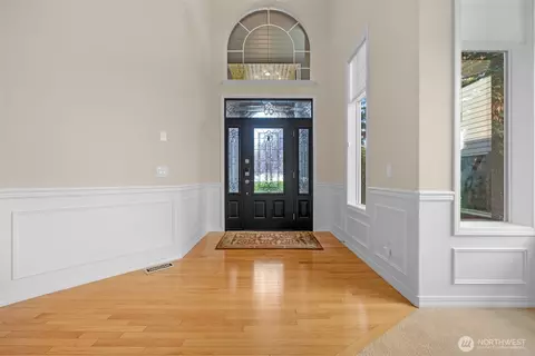 Entry Way - 21321 37th Ave SE, Bothell, WA 98021 photo 2 of 6