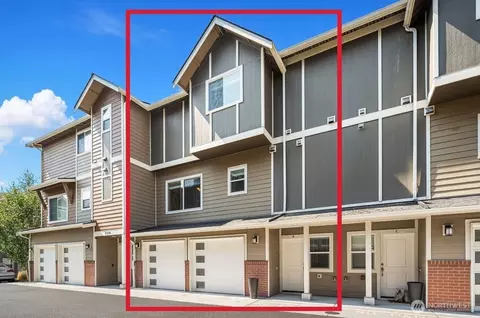 7236 212th St SW #B, Edmonds, WA 98026