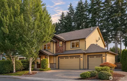 208 Ilwaco Pl SE, Renton, WA 98059