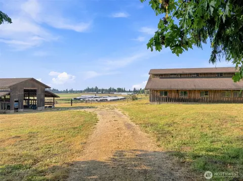 Exterior - 18916 SE 440th St, Enumclaw, WA 98022 photo 7 of 12