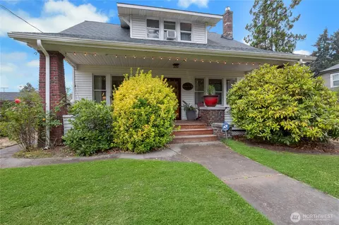 508 5th St NE, Puyallup, WA 98372