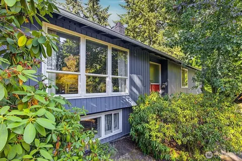 5813 14th St Ct NE, Tacoma, WA 98422