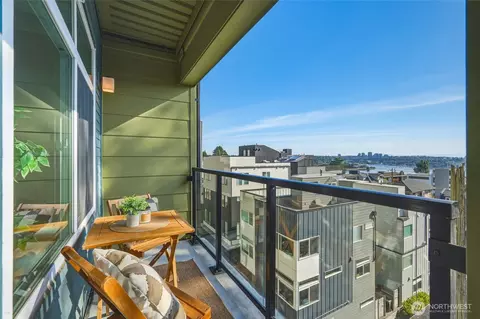 655 Crockett St #B203, Seattle, WA 98109