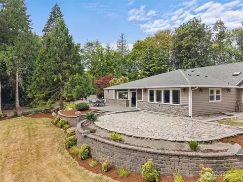 3301 Gravelly Beach Loop NW, Olympia, WA 98502