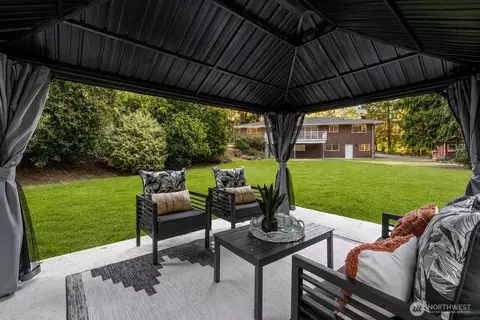 Exterior - 114 231st St SE, Bothell, WA 98021 photo 3 of 4