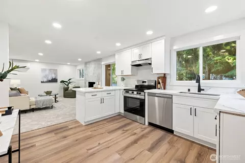 Kitchen - 114 231st St SE, Bothell, WA 98021 photo 5 of 5