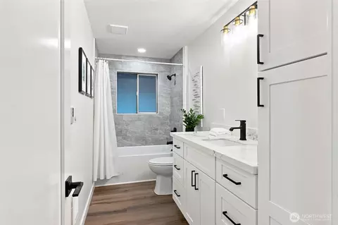 Bath - 114 231st St SE, Bothell, WA 98021 photo 5 of 5