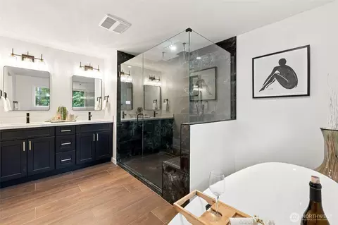 Bath - 114 231st St SE, Bothell, WA 98021 photo 3 of 5