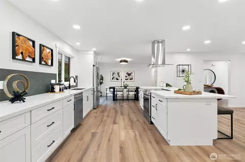 Kitchen - 114 231st St SE, Bothell, WA 98021 photo 3 of 5