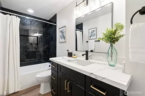 Bath - 114 231st St SE, Bothell, WA 98021 photo 4 of 5