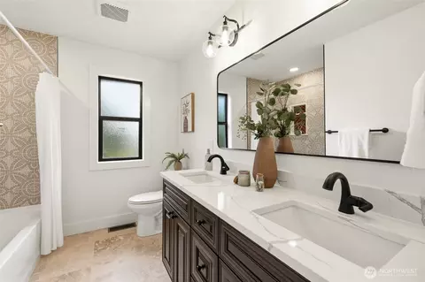 Bath - 315 241st St SW, Bothell, WA 98021 photo 5 of 5