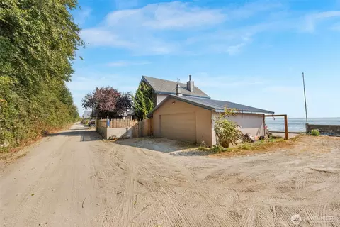 Exterior - 14 S Beach Dr #H, Everett, WA 98206 photo 5 of 9