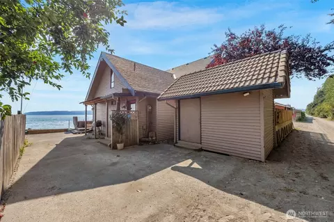 Exterior - 14 S Beach Dr #H, Everett, WA 98206 photo 6 of 9